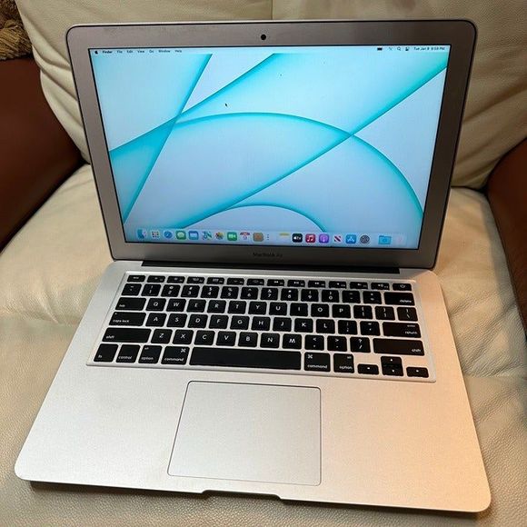 2017 Apple MacBook Air 13.3" (128GB SSD, Intel Core i5-5350U, 1.8GHz, 8GB) - Picture 1 of 5